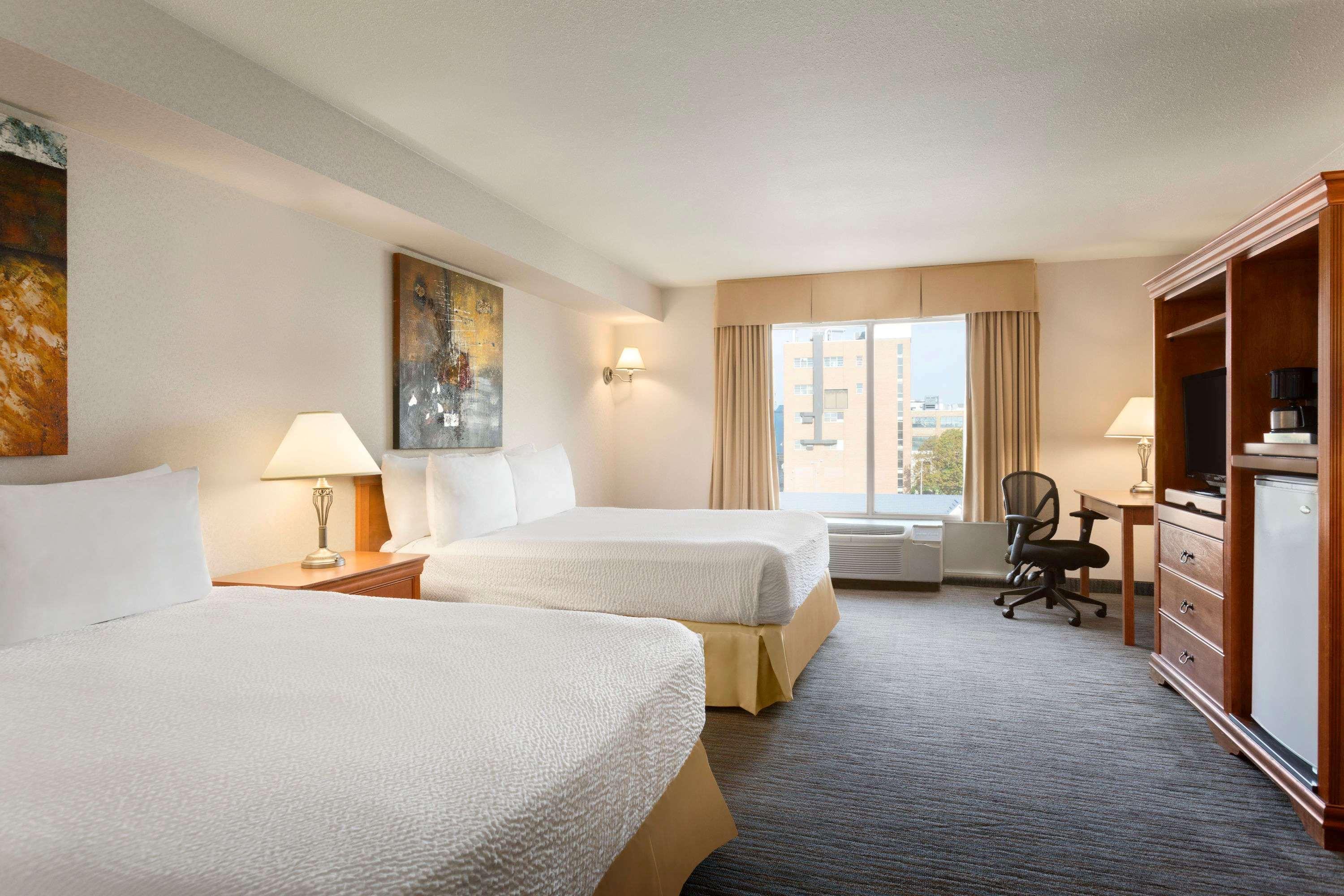 Days By Wyndham Centre St. By The Falls 3* Niagara Falls